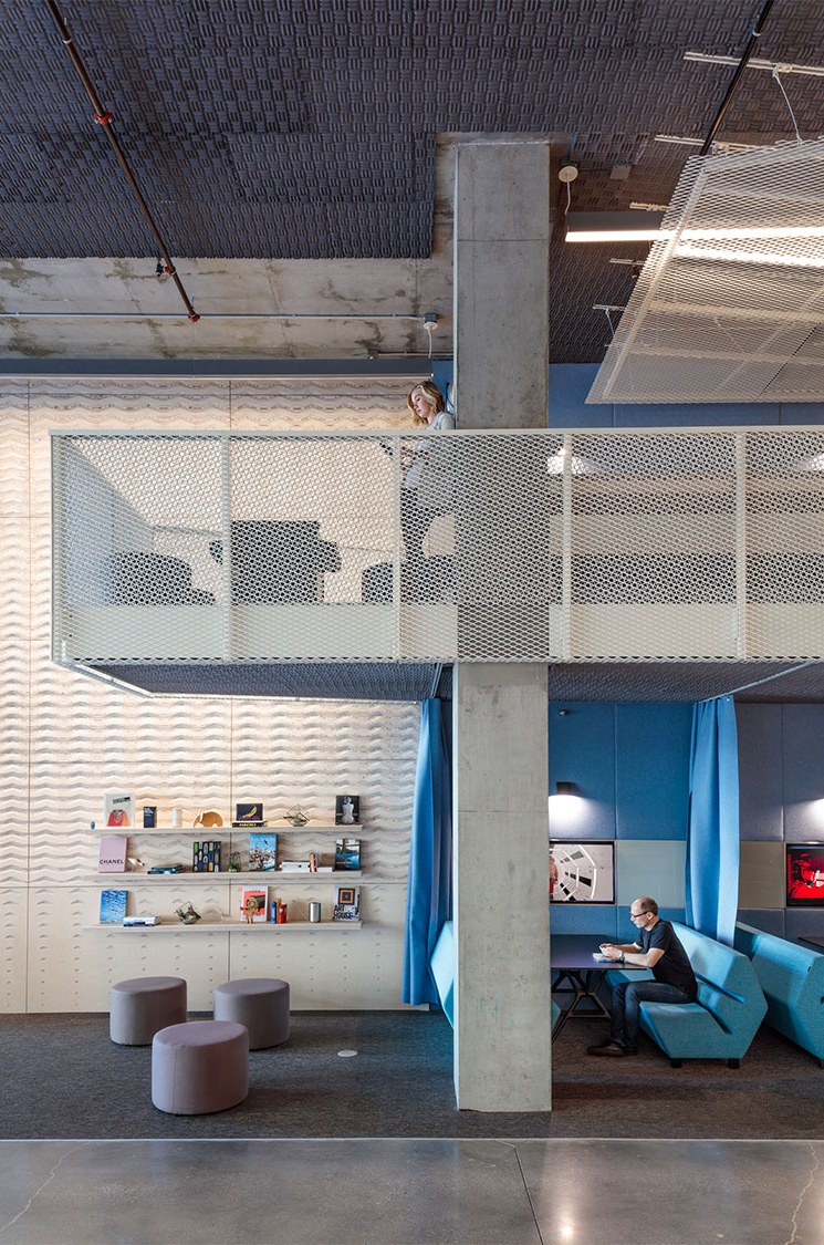 Lobby mezzanine and lounge