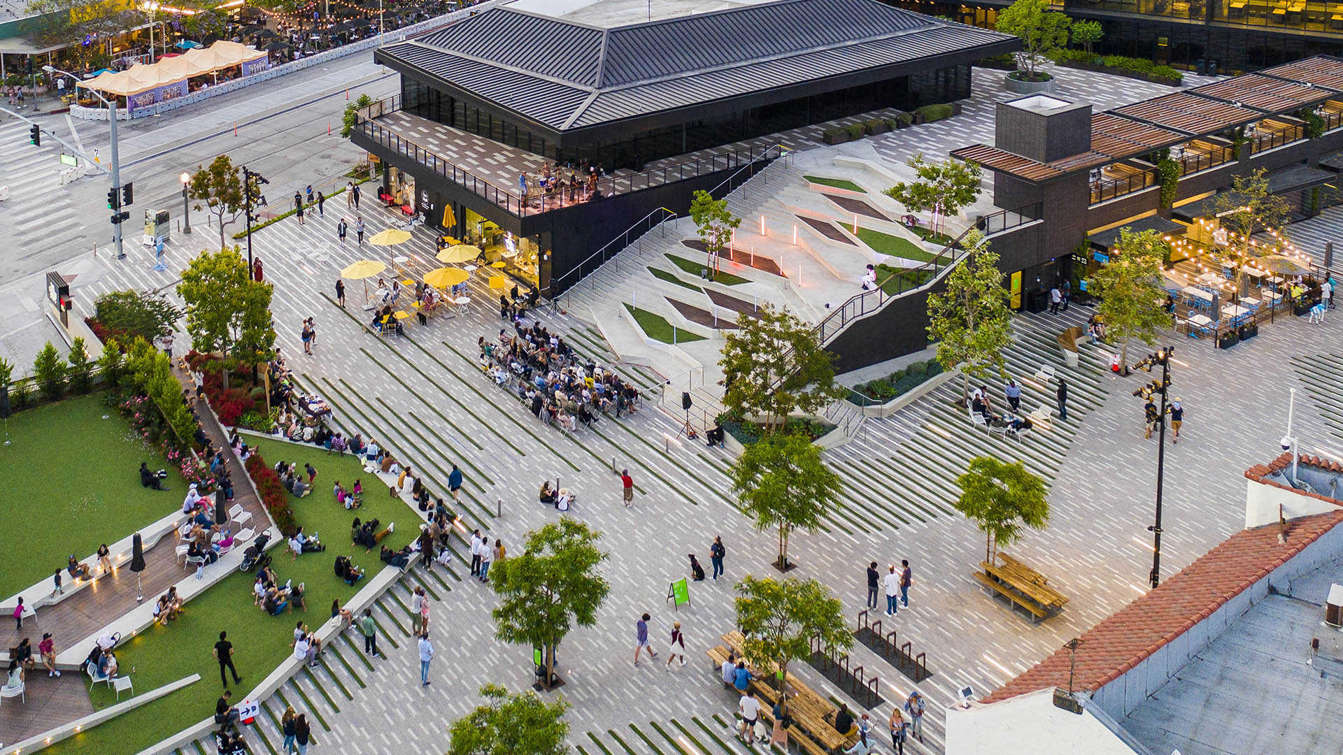 Aerial view of an evening concert on the steps